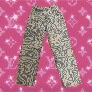 Y2K oversized pattern jeans!
